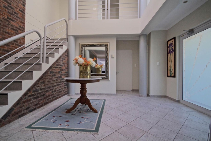 To Let 5 Bedroom Property for Rent in Sunset Beach Western Cape